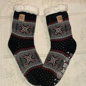 Muk Luks Black and Gray Nordic Socks